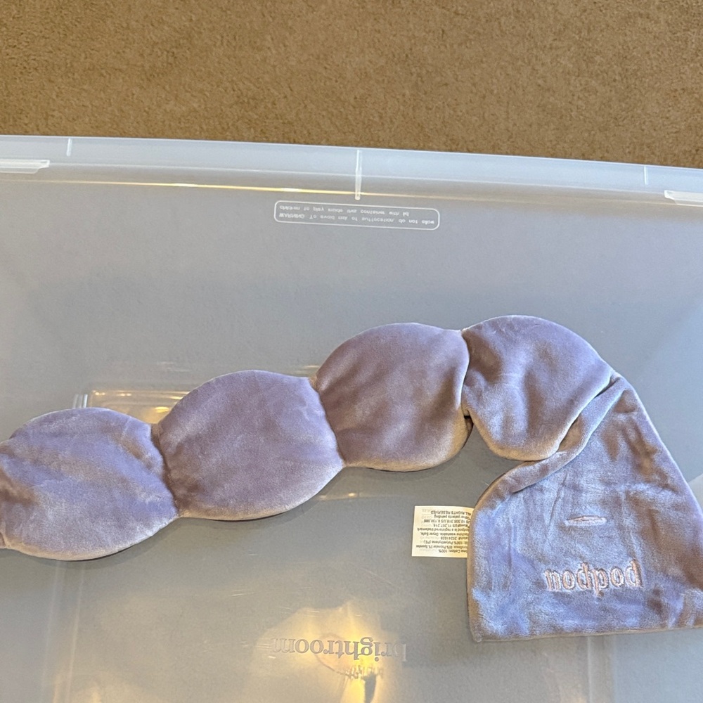 Nodpod Purple Weighted blanket for your eyes! - Picture 3 of 4
